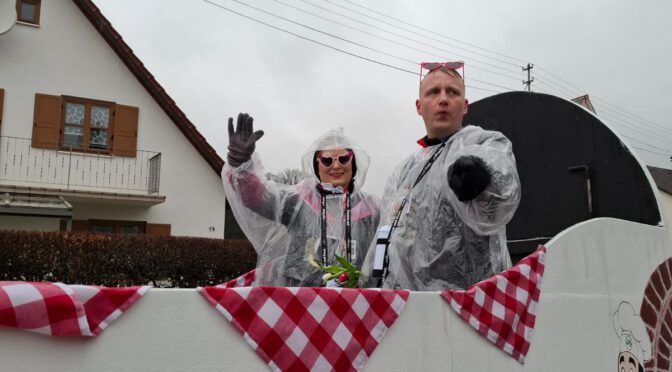 Närrischer Höhepunkt in Welden: Faschingsumzug und Party trotz Nieselregen ein voller Erfolg